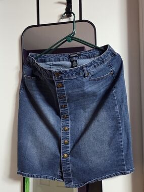 d. jeans Button-Front Denim Skirt